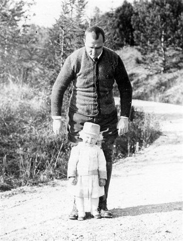 1914, 10a, Anton Wildgans mit seinem Sohn Friedrich