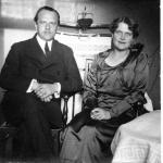 1914, 12a, Anton Wildgans mit seiner Frau Lilly