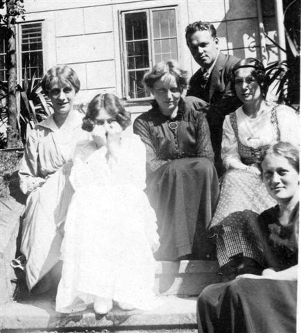 1916-06-27, 18a, Anton Wildgans mit den Damen Alberdingk in Steinhaus am Semmering
