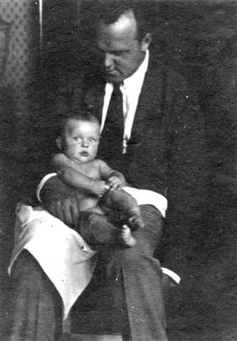1921, 16a, Anton Wildgans mit seinem Sohn Gottfried