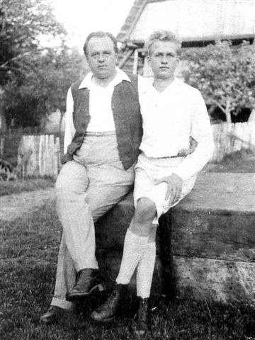 1926, 21a,  Anton Wildgans mit seinem Sohn Friedrich am Schriebl
