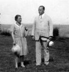 1931, 42a, Anton Wildgans am Schriebl mit Maria Kranz