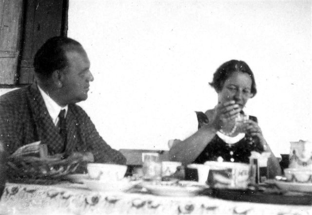 1931, 45a, Anton Wildgans am Schriebl mit Maria Kranz