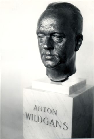 1955, 01, Burgtheater, Anton Wildgans Büste von Th. Georgji
